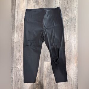 EUC Zyia Active Black Slash Luxe Hi-Rise 7/8 24", Size 16-18